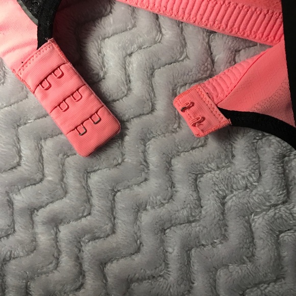 Victoria’s Secret Sports Bra - Picture 6 of 6